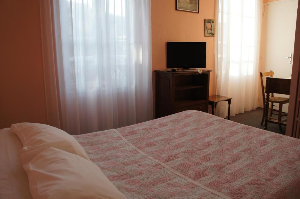 Hotel Le Commerce Bagnères-de-Bigorre Rom bilde